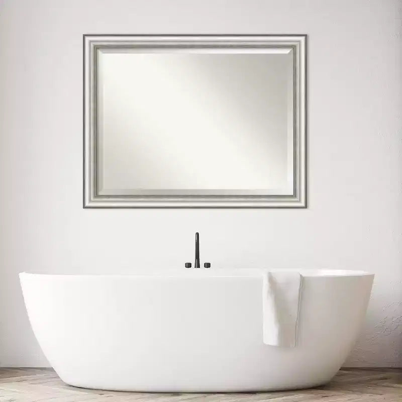 Espejo de pared enmarcado para tocador de baño de 45 x 35 pulgadas, plateado, rectangular moderno, no requiere montaje