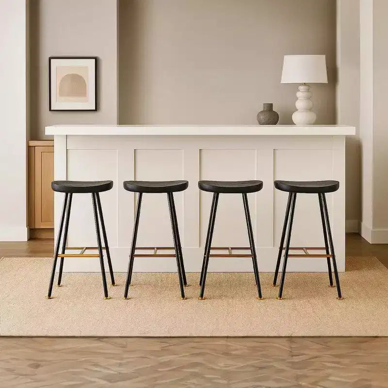 Taburete de barra sin respaldo de 24 pulgadas con asiento de madera de mango | Patas de hierro negro | Reposapiés dorado
