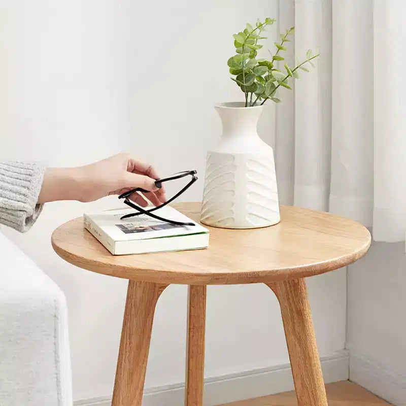 Mesa auxiliar redonda de madera maciza de roble 100% natural, mesa de centro auxiliar de tres patas, mesita de noche para sala de estar o dormitorio
