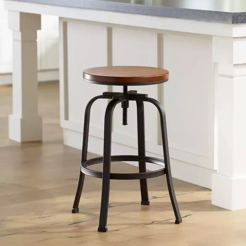 Taburete de bar giratorio de bronce martillado, marrón de 74 cm de alto, asiento industrial ajustable con reposapiés para isla de cocina a altura de encimera