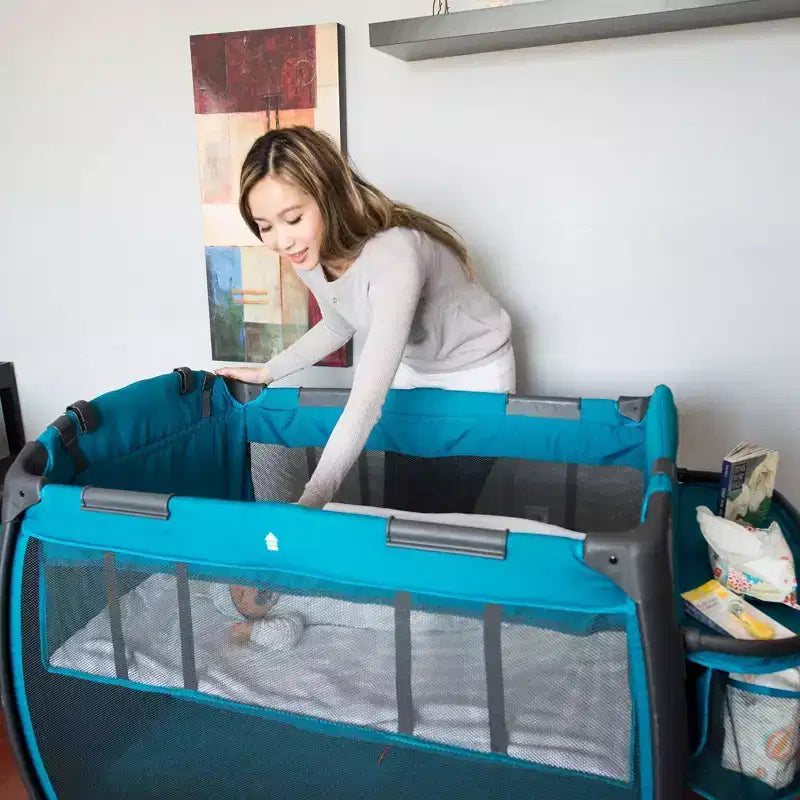 Corral de juegos y centro de cuidado de bebés