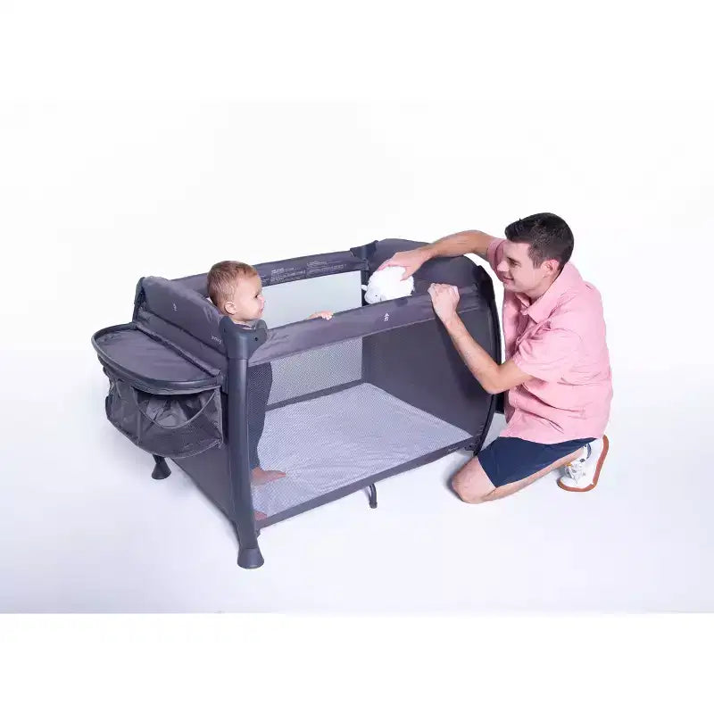 Corral de juegos y centro de cuidado de bebés