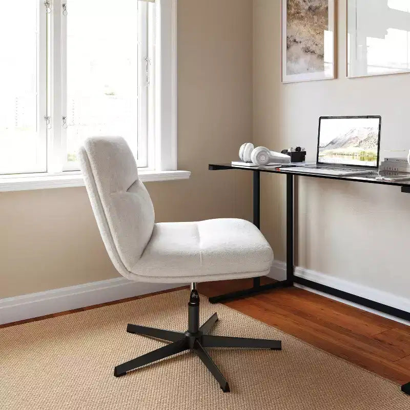 Silla de oficina giratoria sin brazos, de respaldo medio-ancho, fija, con respaldo/asiento tapizado y acolchado, altura ajustable y estructura resistente